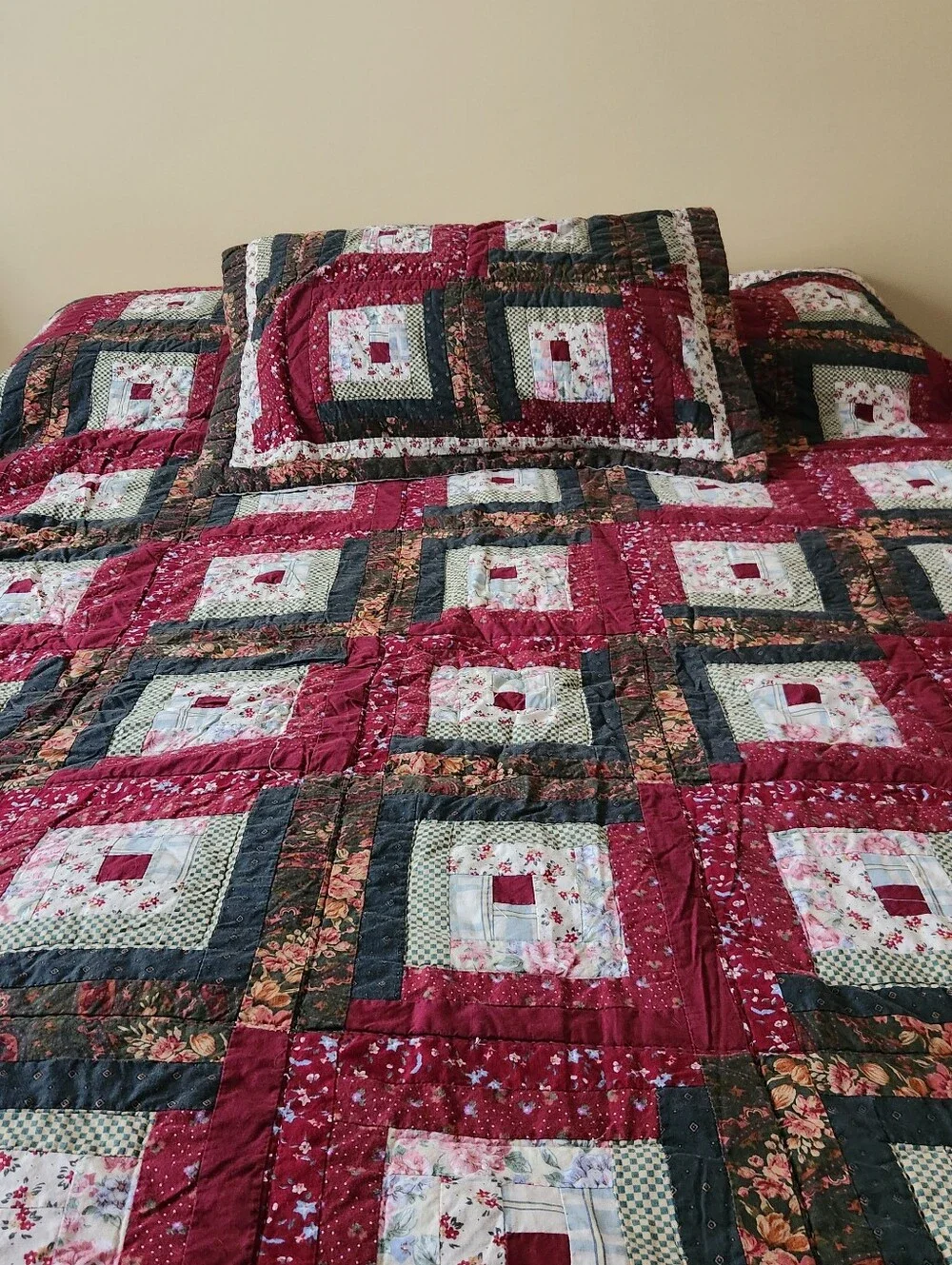 LOG CABIN Patchwork Quilt Queen Red Green Floral 1 Sham Cotton Poly Fill Cottage - Picture 2 of 11
